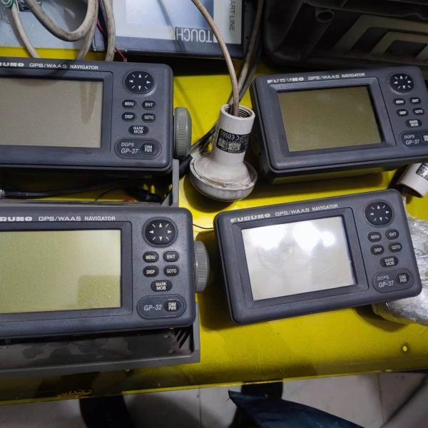 FURUNO-navegador GPS GP-37,GP32, usado