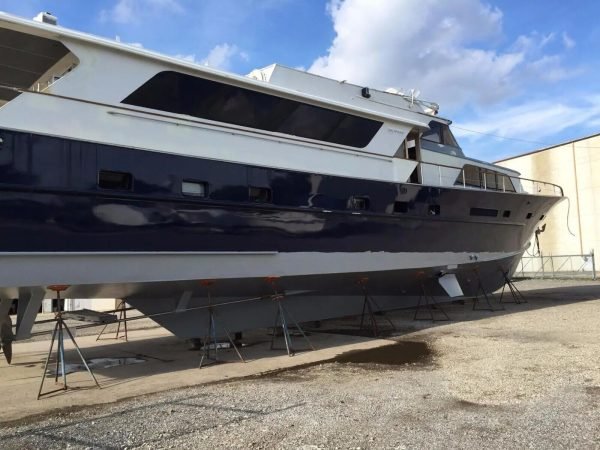 LA ISLA 91 Foot Broward Raised Bridge Motor Yacht - Image 2