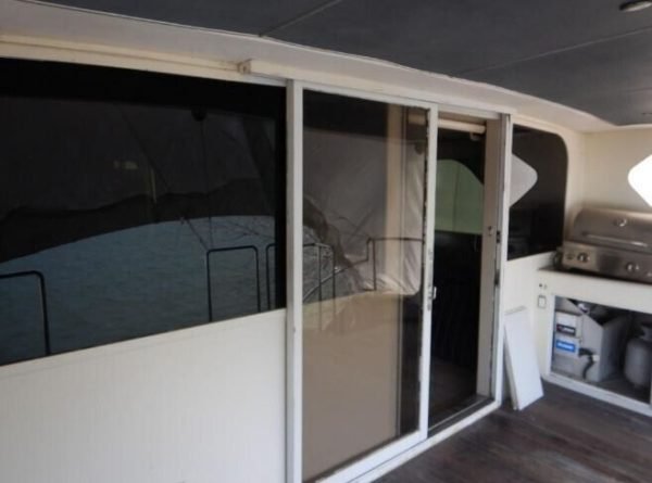 LA ISLA 91 Foot Broward Raised Bridge Motor Yacht - Image 5