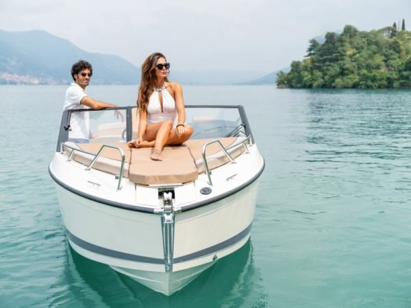 Barcaza de yate clásica y de lujo para 6 personas, 20 pies, con lazo, cama tamaño Queen, barco recreativo con consola central Dual de alto grado - Image 2