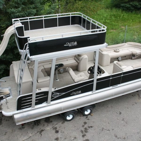 New-Triple tube 27 ft  Funship pontoon boat with 150 Trailer
