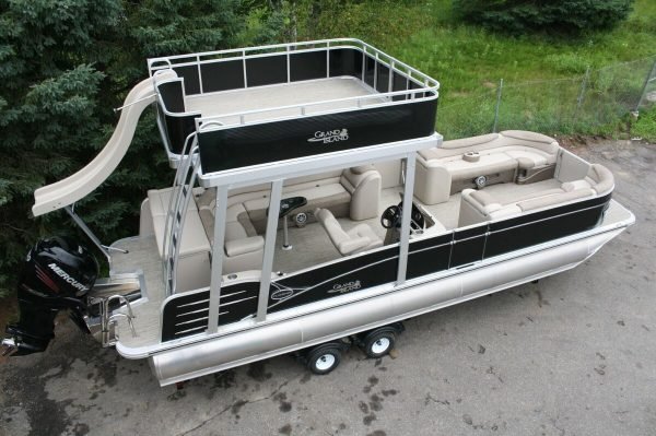 New-Triple tube 27 ft  Funship pontoon boat with 150 Trailer - Image 7