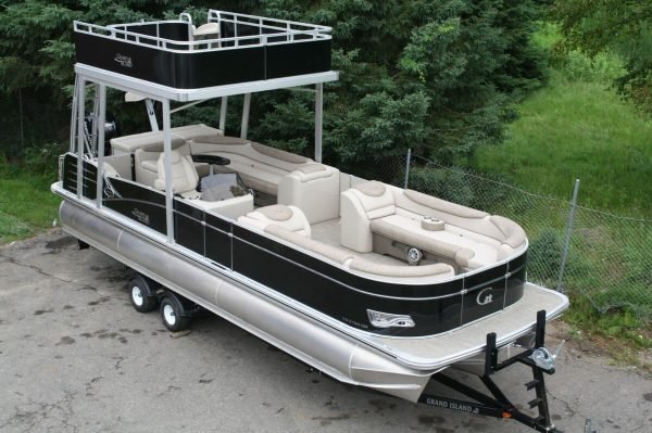 New-Triple tube 27 ft  Funship pontoon boat with 150 Trailer - Image 9