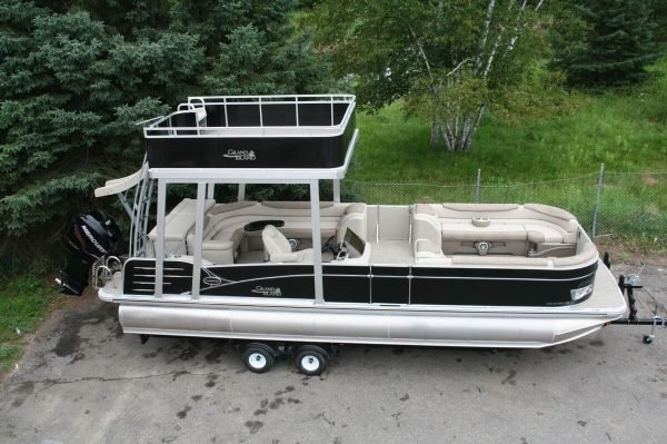 New-Triple tube 27 ft  Funship pontoon boat with 150 Trailer - Image 11