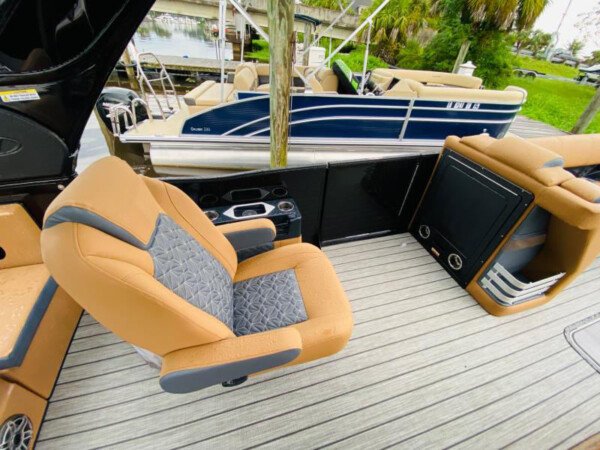 Ecocampor 2022 Fiberglass Party Pontoon Boat Tritoon Luxury Pontoon Boat for Sale - Image 6