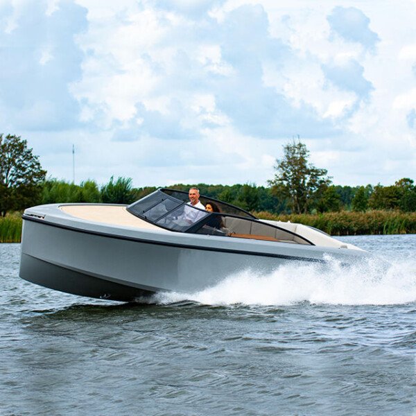 Ecocampor Hot Selling 27ft 12 Person Electric and Fuel Engine Luxury Rand Yacht for Sale - Image 2