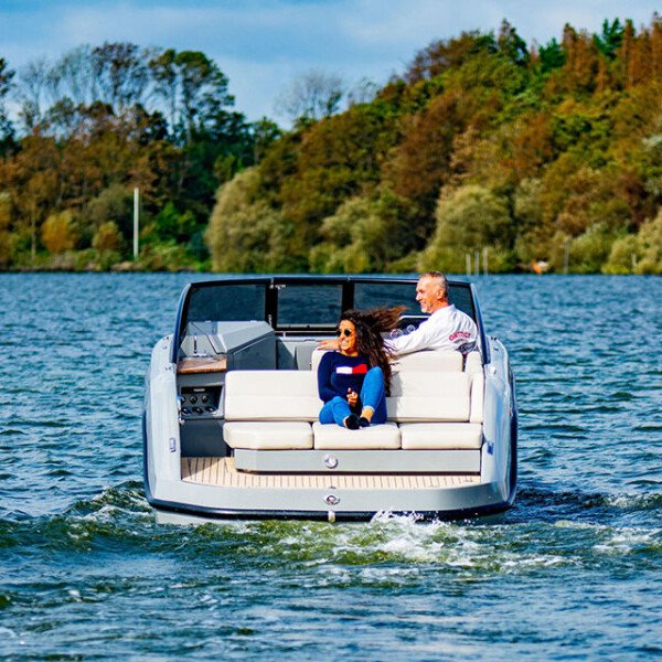 Ecocampor Hot Selling 27ft 12 Person Electric and Fuel Engine Luxury Rand Yacht for Sale - Image 4
